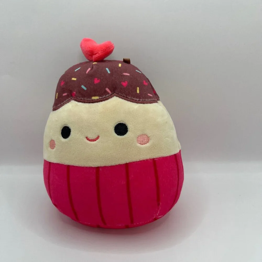 NWOT Squishmallows Elpha the Strawberry Cupcake 6.5